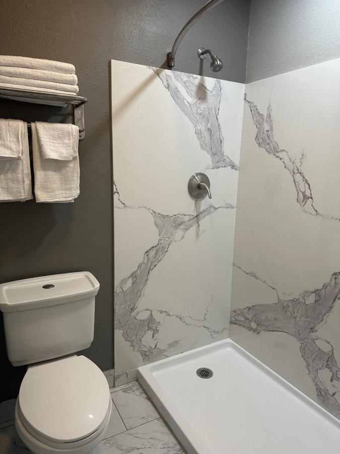 Royal Motel Трейси Экстерьер фото
